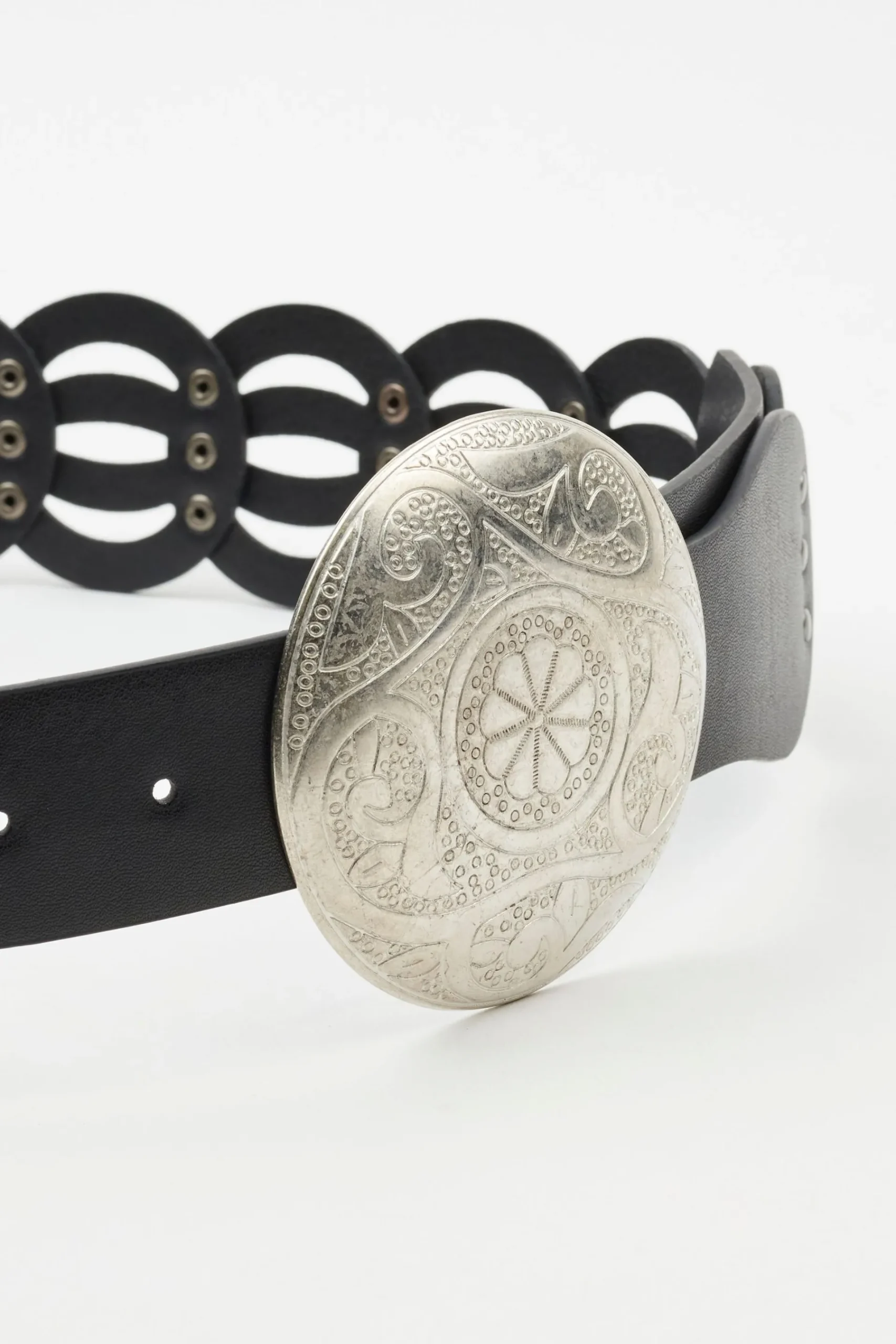 Open Weave Large Medallion Belt*Garage Clothing Best Sale