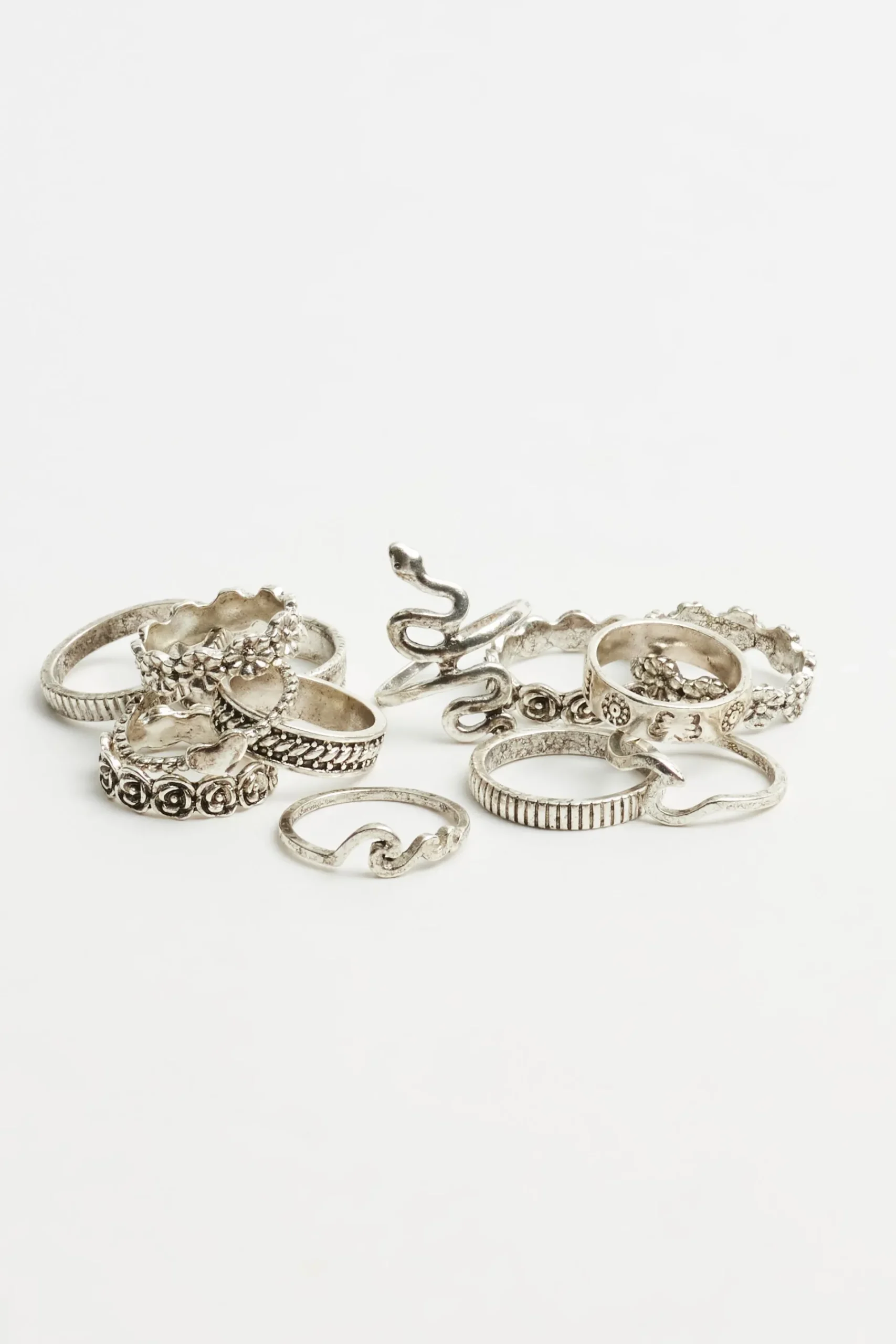 Set Of 13 Rose, Flower & Snake Rings*Garage Clothing Discount