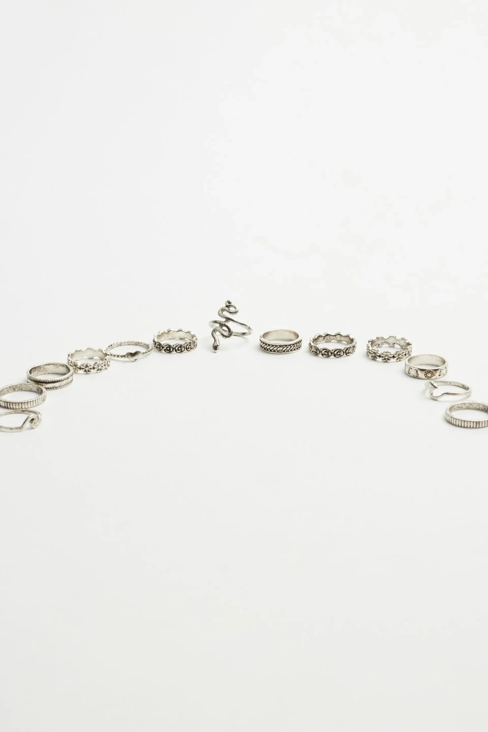 Set Of 13 Rose, Flower & Snake Rings*Garage Clothing Discount